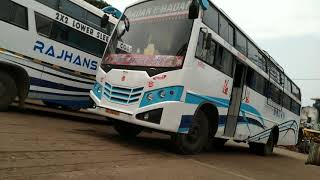 preview picture of video 'Jashpur sleeper Bus stand / Rajhans and badan Bus services'