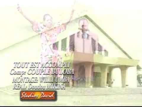 Couple Bouloba tout est accompli sur la croix