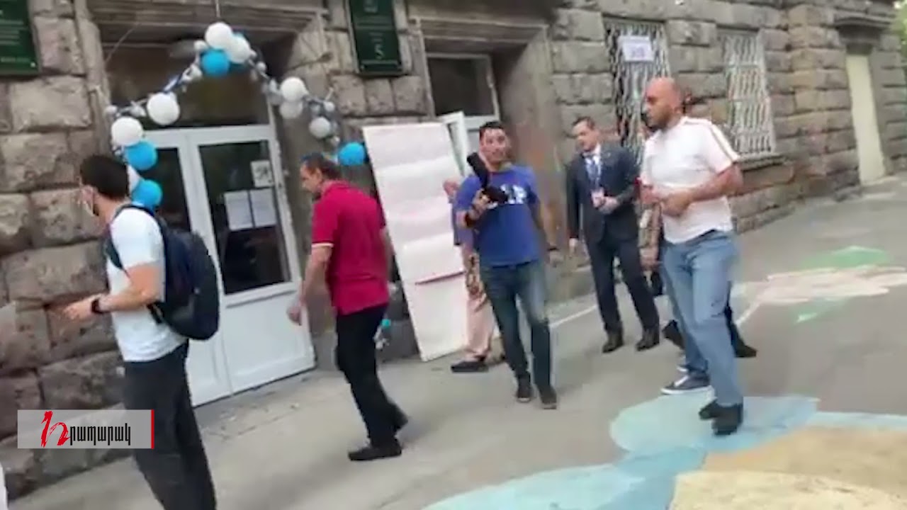 Ընտրողների աննախադեպ ակտիվություն 9/21 տեղամասի մոտ