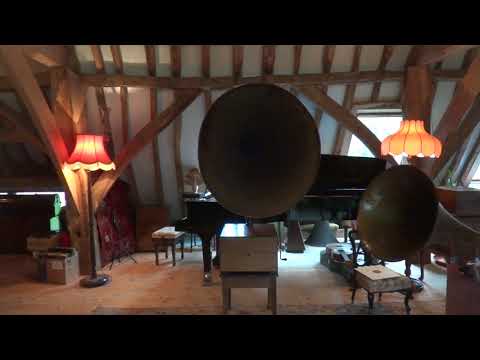 "The doll's song". "Tales of Hoffmann". Offenbach. Gwen Catley.