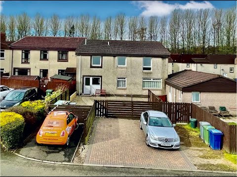 Erskine. Charming 4-Bedroom Mid-Terrace Villa - A Fantastic Family Home.