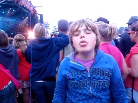 Very Funny Beardyman Lip syncing / guerning at Camp Bestival 2011