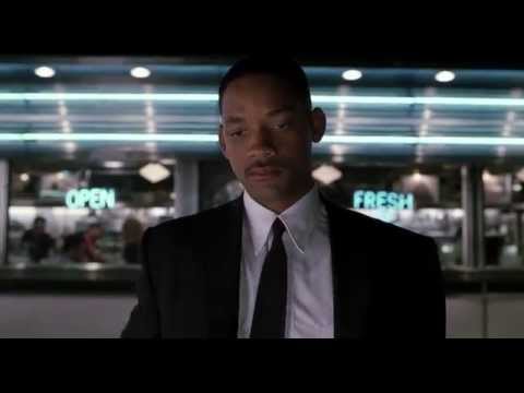 Frank Singing Who Let the Dogs Out - Men in Black 2 Movie