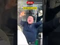 A Lively Kebab Uncle In Xinjiang Is Grilling Kebabs While Joyfully Singing And Dancing