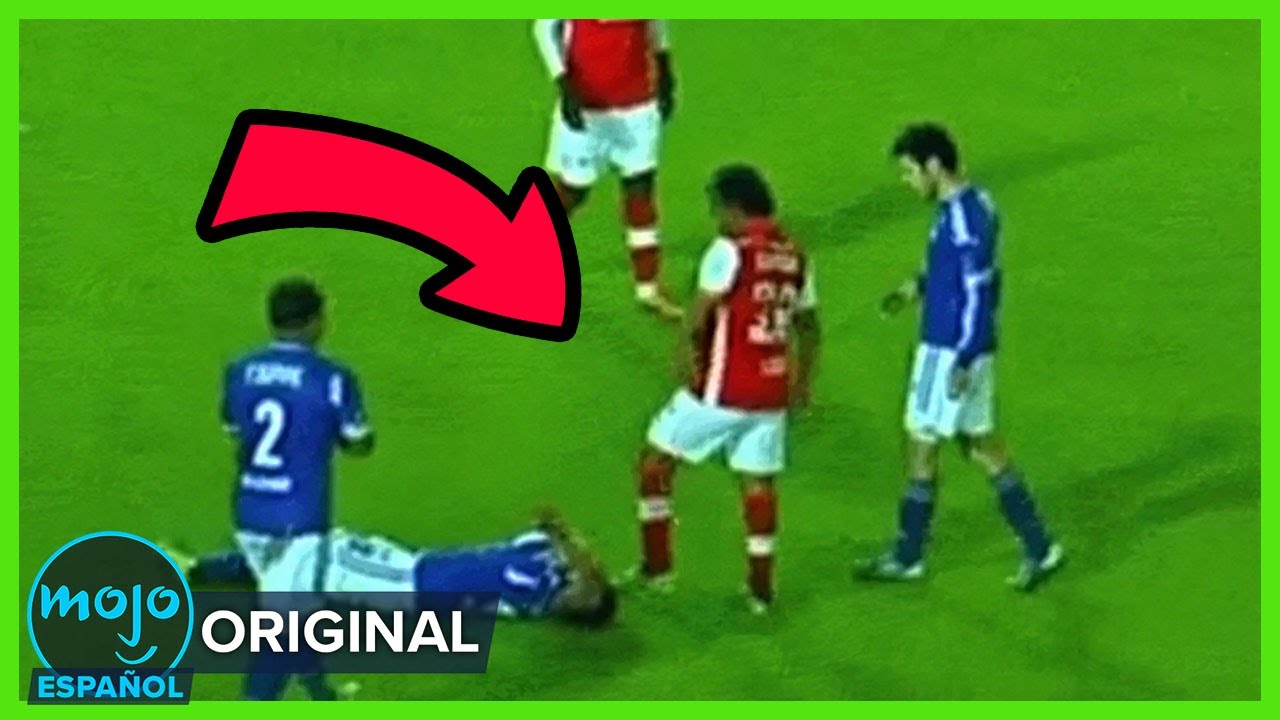 ¡Top 10 Futbolistas que Arruinaron su Carrera con una Jugada!