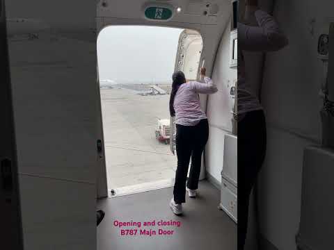 Opening and closing of B787 Door 🚪 #cabincrew #training #crewlife #opening #opportunityawaits