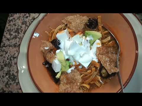 Sopa de tortilla o sopa azteca. Cocinando con Paty I.