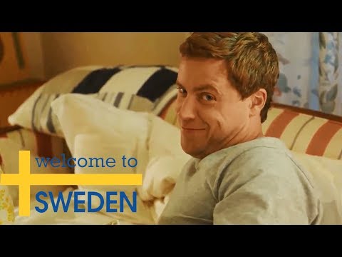 Blooper - Bruce & Emma in bed (Welcome to Sweden)