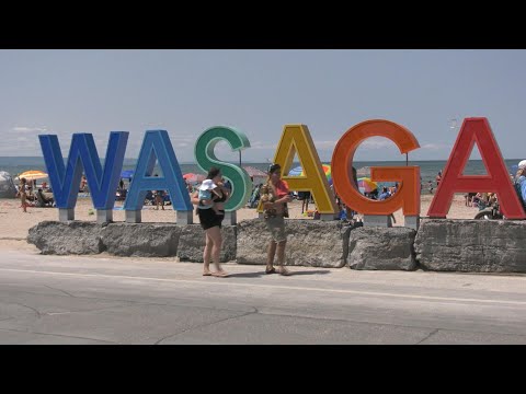 Wasaga Beach reacts to claims of beachgoers pooping in sand