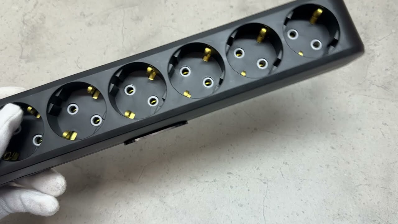 Колодка VIKO 6 гнезд с заземлением черная Multi-Let 90134600