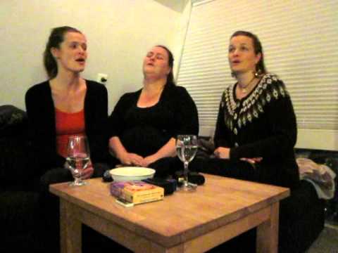 Stúkurnar - I can´t help falling in love with you