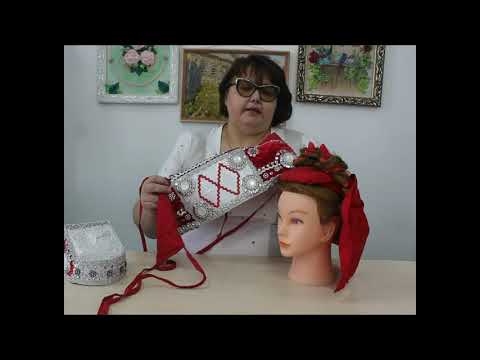 Как надевался старинный головной убор 'Сорока'.