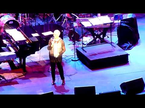 Dionne Warwick The Look Of Love 28/05/2012