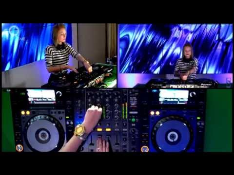 housetime.sk session #11 - DJane Sionni