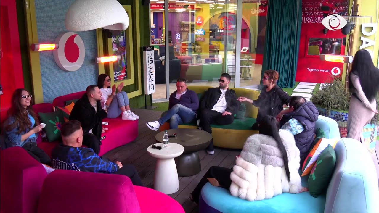 Fytyrë më fytyrë, vijon debati Egla-Graciano / Finalizohet me një puthje…