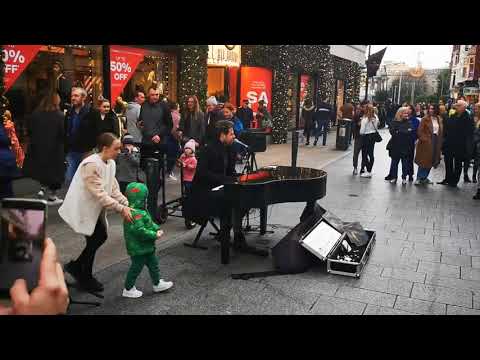Superstar | Strassen Musik in Dublin