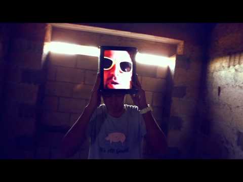 Two Fingerz feat. Dargen D'amico - Erba (Official Video)