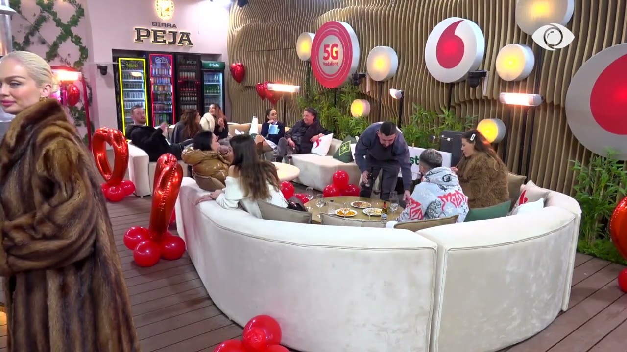 Banorët ngrenë dolli për dashurinë në prag të Shën Valentinit