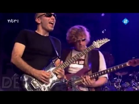Joe Satriani - "The Extremist" Rare footage 1996
