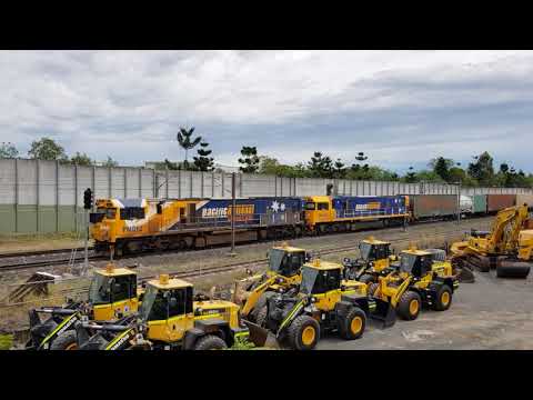 Pacific National Queensland departs Moolabin yard.