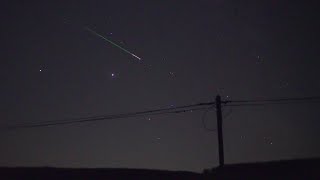 Download lagu 1 Min of Shooting Stars Live View | Perseid Meteor Shower 2020 mp3