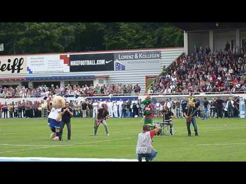 Geradeausundehrlich - FCH Stadion 2010