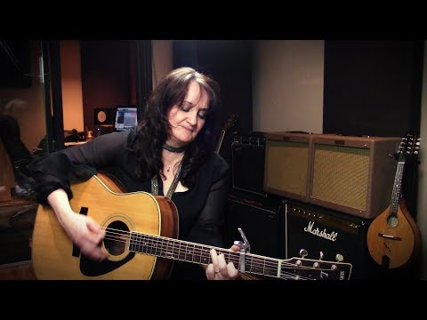 Feel My Love (Bob Dylan Cover) - Eileen Laverty (Live)