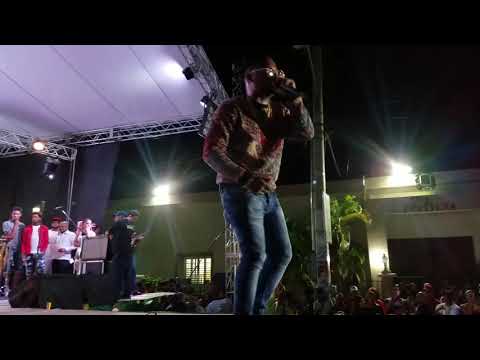 Vmp el de las iniciales regala los CD con los temas Bomboniantes en las patronales 2018