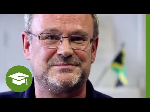 Rocker Turned Professor Flips his Course to Put Students on Stage