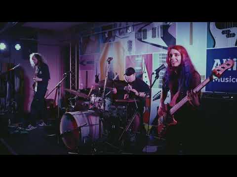 The Dave Simpson trio at the 2024 Birmingham guitar show