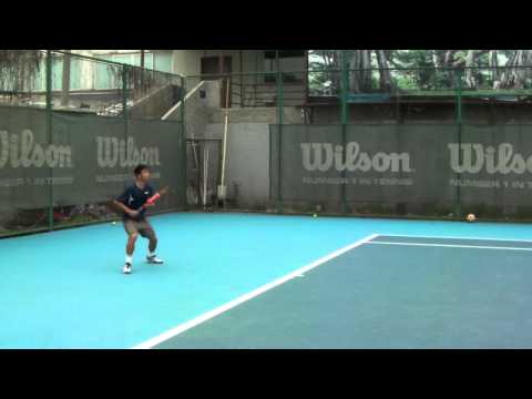 WU DI, (best 350 ATP) training with Jan Solcani on his forehand balance & follow-through