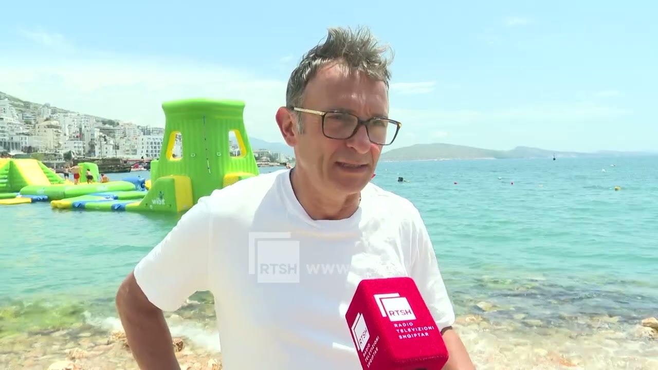 Plazhet e Sarandës të tejmbushur me turistë të huaj,  vizitorët shijojnë detin dhe diellin