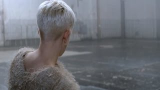 Robyn - Call Your Girlfriend