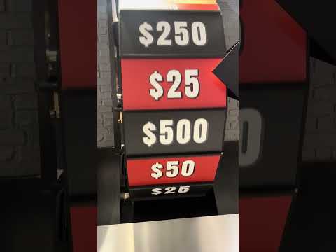 spinning the wheel of fan cash @Fanatics fest 2025 win up too $1000