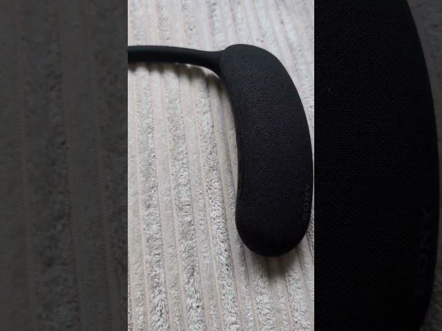 Video teaser for Sony BRAVIA Theatre U Test: Caroline testet das persönliche Kino-Sound-Erlebnis