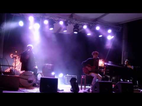 Metro Mortale - Through the Blinds