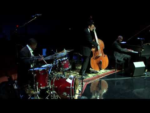 Bobby Floyd Trio Backstage at The Lincoln