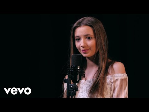 AniKa Dąbrowska - Małe Skrzydła (Acoustic / Lyric Video)