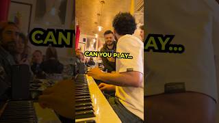 This woman started singing ADELE in a restaurant, her voice was INSANE 🤯😍