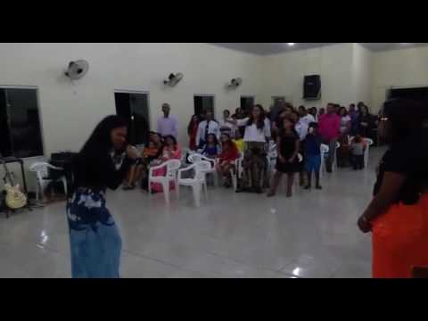 adorando a Deus em aliança do xingu