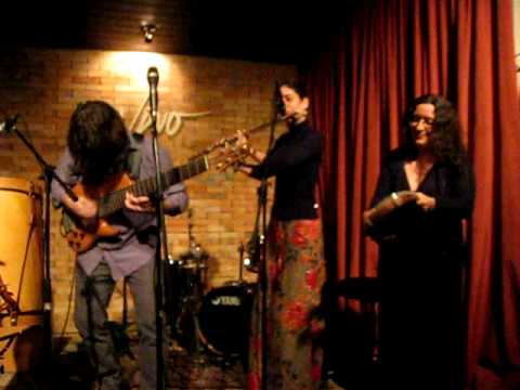 Willy Gonzalez, Mayara Moraes e Roberta Valente no Bar ao Vivo em 2009