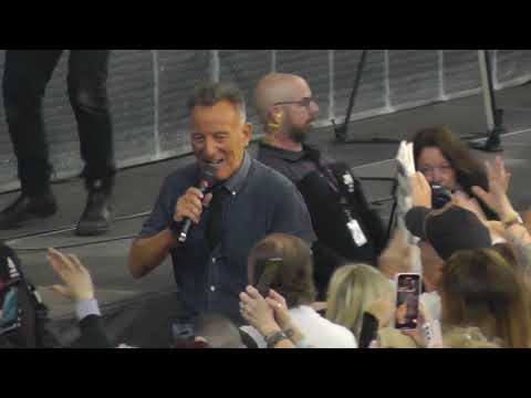 Bruce Springsteen - E Street Band Intro + "Tenth Avenue Freeze-Out live 4/18/24 (25) Syracuse, NY