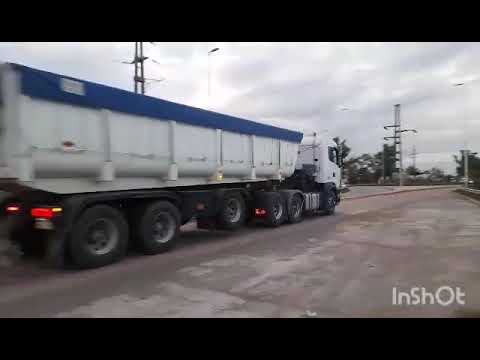 CAMIONES EN CRUCE DE RP158 CON RN19 , SAN FRANCISCO , CORDOBA , ARGENTINA , VIDEO 234