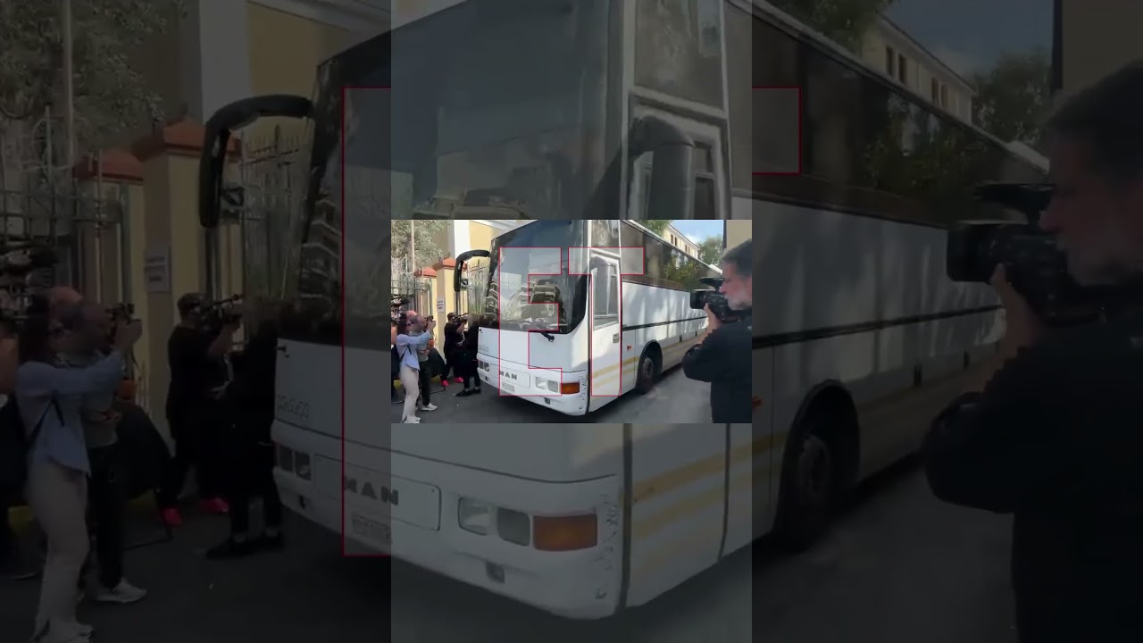 ❗ Pizza Fan: Με κουκούλες και σκυμμένα κεφάλια στην Ευελπίδων οι 22 συλληφθέντες