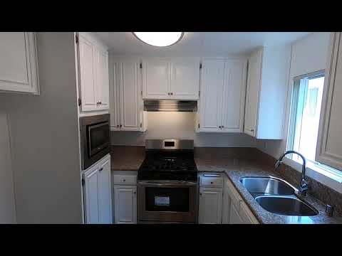 PL9022 - Modern 2 Bed + 2 Bath Apartment For Rent!