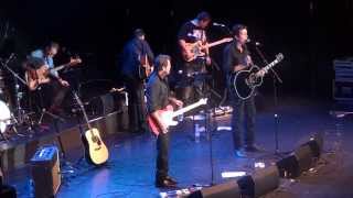 Troy Cassar Daley & Adam Harvey - Lights On The Hill