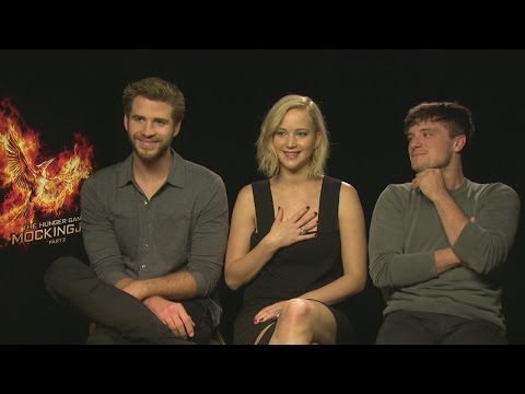 Mockingjay Part 2: Jennifer Lawrence, Liam Hemsworth and Josh Hutcherson play Real or Not Real