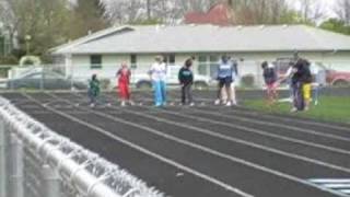 preview picture of video 'Aleah Brown Wins the WACO Elementary Relay Race'
