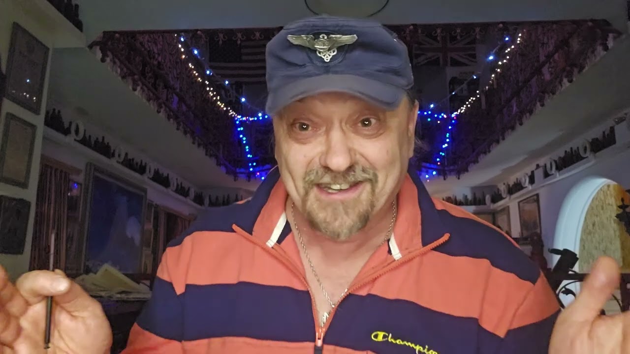 Зачем "хороший" клоун тявкает на "плохого" боксёра.Мастеру по подготовке к ша?