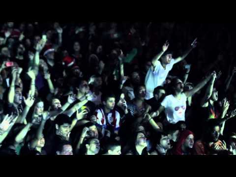 download lagu mp3 mp4 Cuatro Pesos De Propina Mi Revolucion, download lagu Cuatro Pesos De Propina Mi Revolucion gratis, unduh video klip Cuatro Pesos De Propina Mi Revolucion